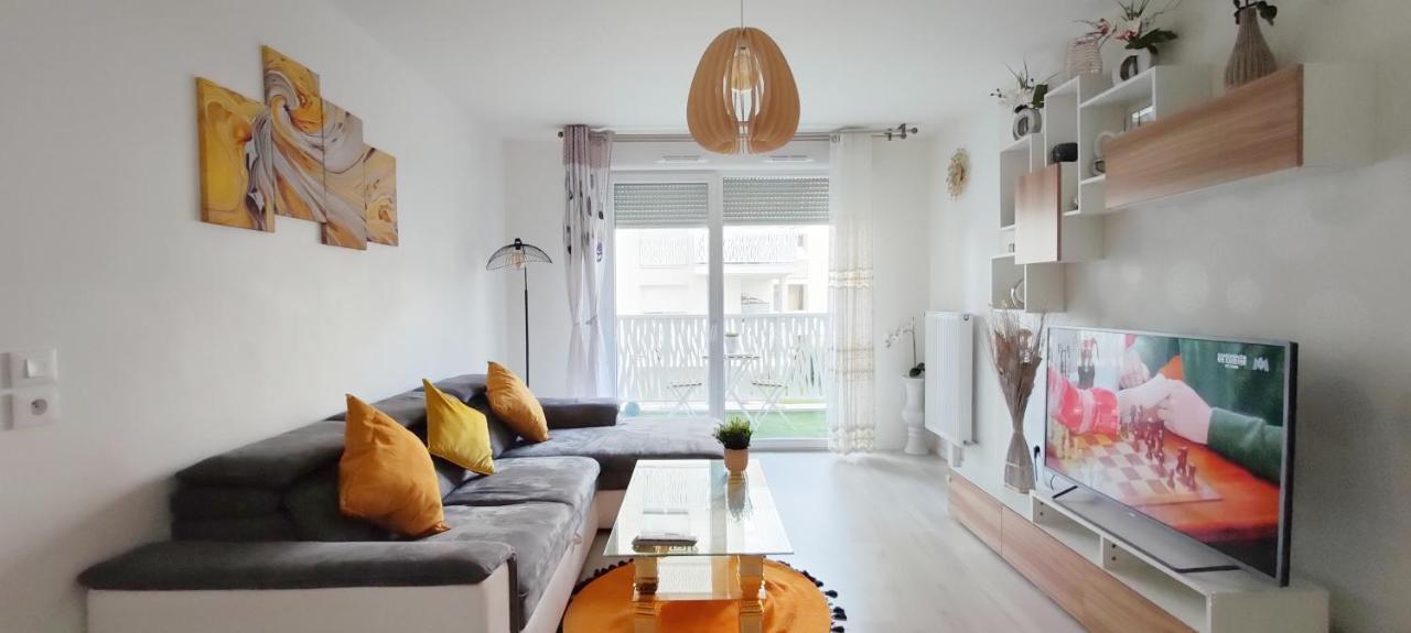 Apartament Chic Apart With Parking Near Paris Épinay-sur-Seine Zewnętrze zdjęcie
