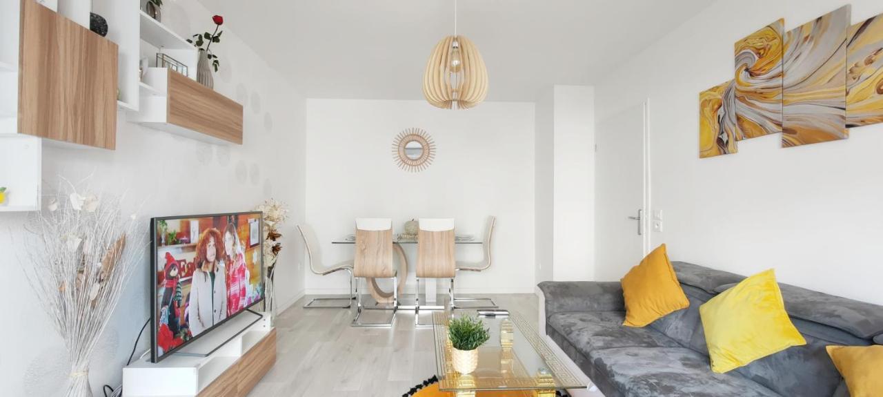 Apartament Chic Apart With Parking Near Paris Épinay-sur-Seine Zewnętrze zdjęcie
